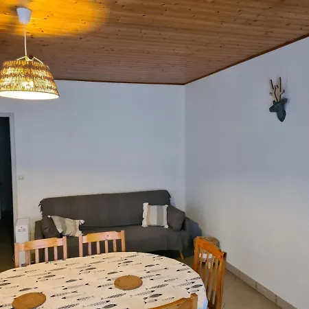 Maison De *